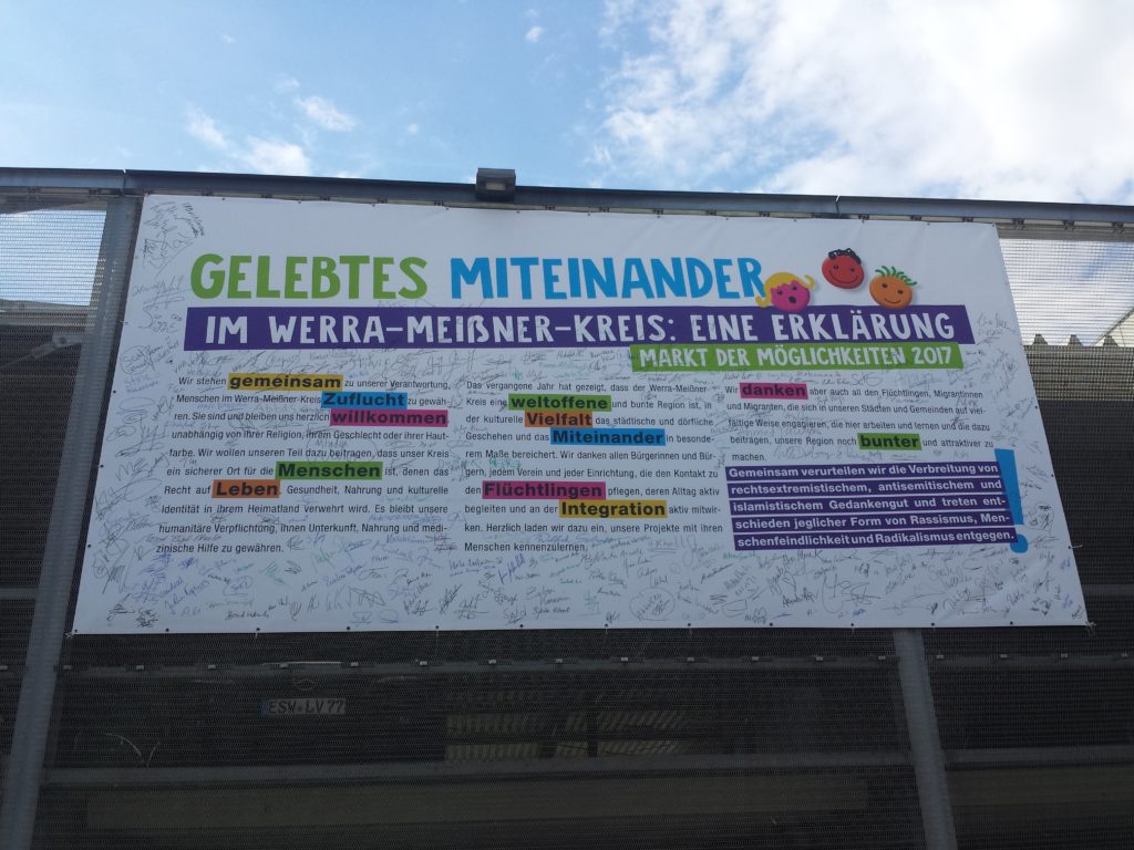 Banner am Stadtbahnhof ESW
